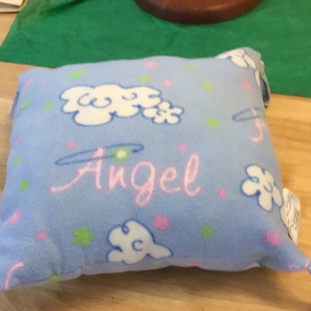⭐️ 10 for $10⭐️Pillow fleece Angel missing end tassel clean